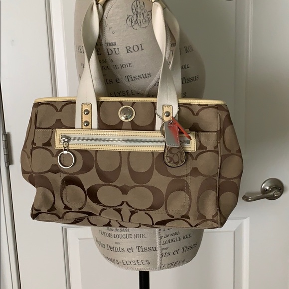 Coach Handbags - COACH purse
